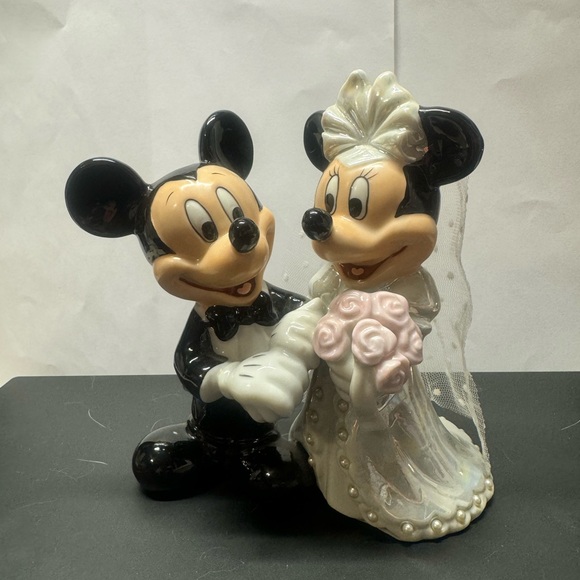 Disney Wedding Mickey Mouse And Minnie Bride and Groom Porcelain Cake Topper - Picture 1 of 10